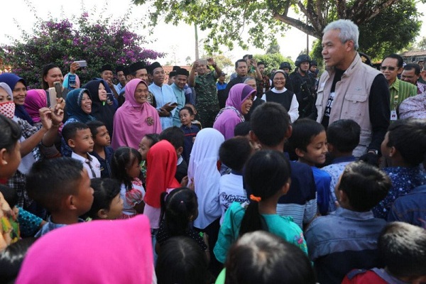 Sidak Gereja-Gereja di Kabupaten Semarang, Gubernur Jateng Disambut Santri & Suster