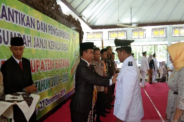 Lantik 41 Kades, Bupati Batang Peringatkan Masalah Hukum