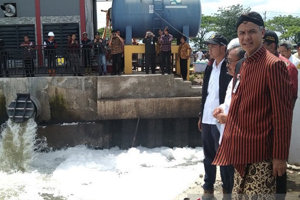 Gubernur Jateng Temukan Indikasi Pencemaran Sungai Tenggang Semarang