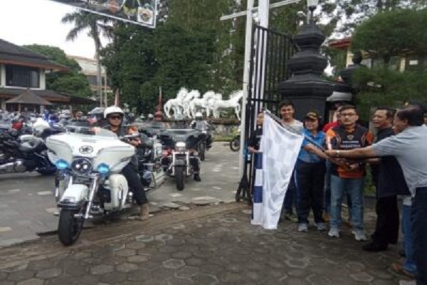 Salatiga Dibanjiri Ratusan Motor Gede, Ada Apa?