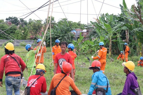 PLN Jateng Klaim Pulihkan Listrik Pascarobohnya Tower di Rembang