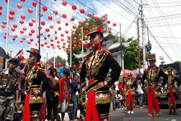 Kirab Budaya Meriahkan Cap Go Meh di Magelang