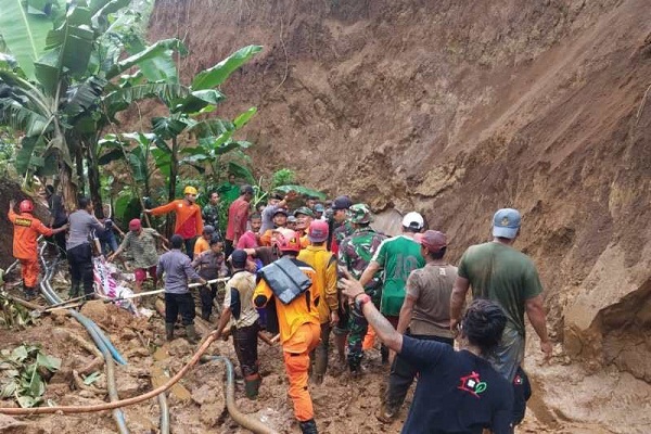 Longsor Landa Wonosobo, Warga Tewas Tertimbun