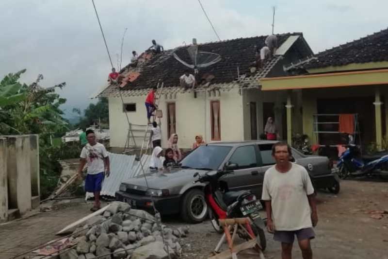 Temanggung Dihajar Bencana Angin Kencang dan Banjir