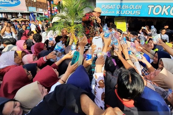 Di Masjid Menara Kudus, Air Penghidupan dari 51 Mata Air Diperebutkan