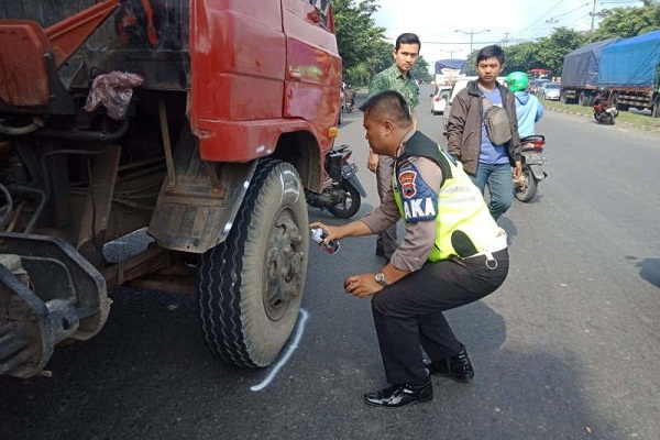 Pengendara Motor Tewas Terseret Truk di Simpang Hanoman Semarang