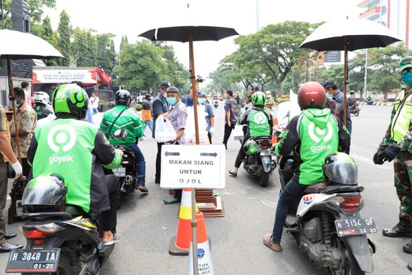 Pemprov Jateng Bagikan 1.000 Nasi Kotak ke Ojek Online, Ini Tujuannya…