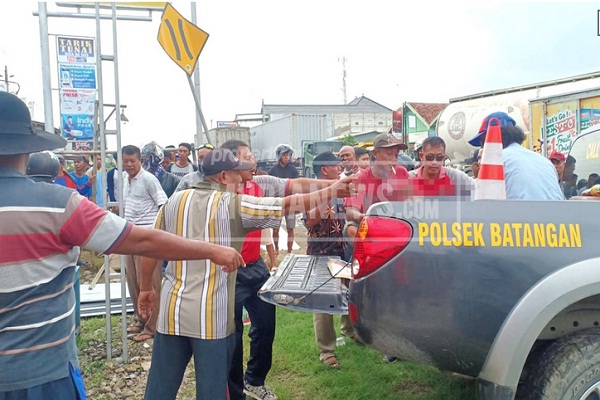 Warga Pati Tewas Tersengat Listrik saat Bongkar Kanopi