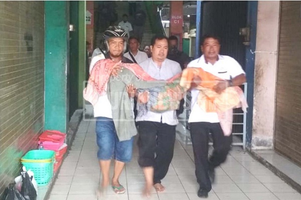 Belanja di Pasar Kliwon Kudus, Perempuan Paruh Baya Meninggal Mendadak