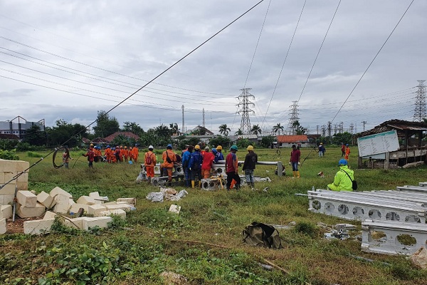 Lokasi Tower Roboh di Rembang Jadi Tontonan Warga, PLN Tak Mau Ada Korban Jiwa