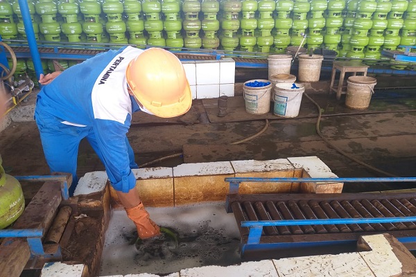 Cegah Covid-19, Pertamina Jateng-DIY Sterilisasi Tabung Elpiji