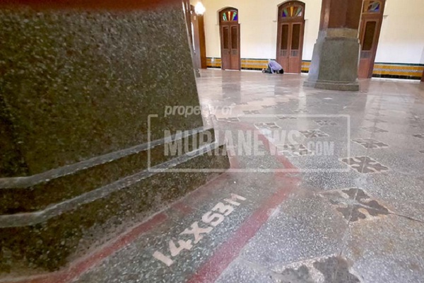 Karpet Digulung Karena Virus Corona, Inskripsi Masjid Menara Kudus Tersingkap