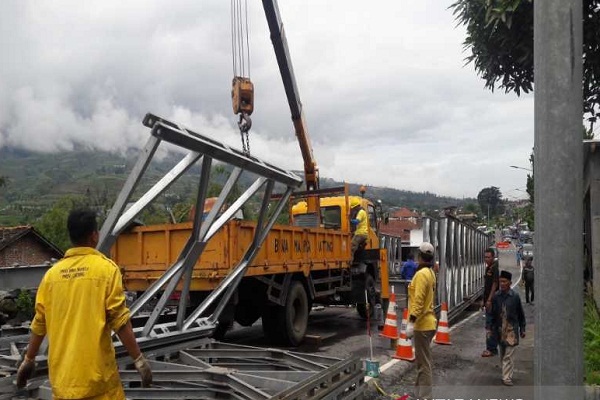 Jembatan Darurat Temanggung-Wonosobo Capai 50%