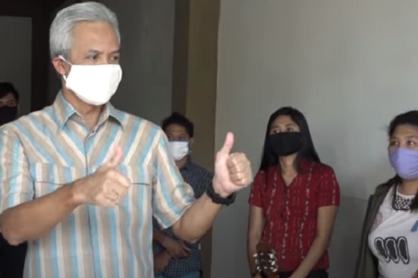 Gubernur Jateng Bantu Mahasiswa NTT di Semarang Ungkap Kerinduan