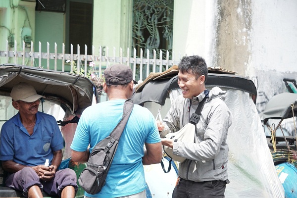 FKIK UKSW Salatiga Bagikan Hand Sanitizer Buatan Sendiri