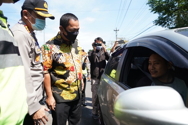 Hari Pertama Pembatasan Kegiatan Masyarakat, Wali Kota Semarang Pantau Pemudik