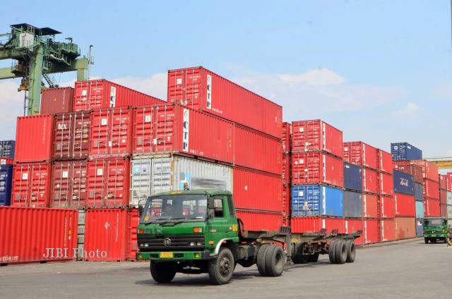 Ekspor Jateng Anjlok 22%, Impor Susut Nyaris 6%