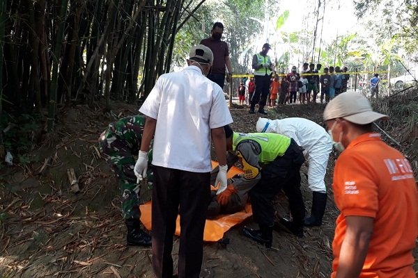 Diduga Over Dosis Lem, Pemuda Geyer Grobogan Tewas di Tepi Sungai