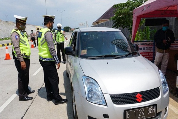 Di Pekalongan, Polisi Tak Lemahkan Pencegahan Pemudik Balik Jakarta