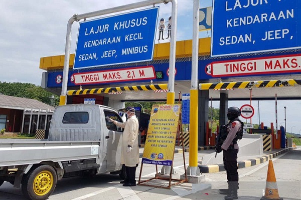 Berbagai Upaya Lolos di Penyekatan Tol Kalikangkung