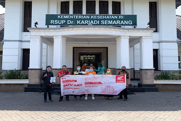 Honda Community Jateng Serahkan APD ke Tenaga Medis di 5 Daerah