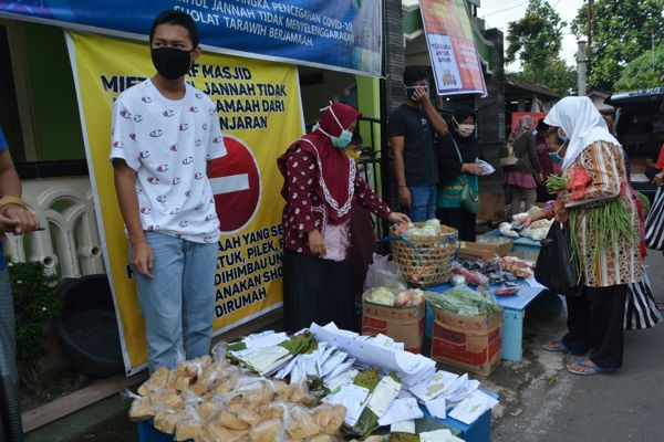 Masjid Miftahul Jannah Salatiga Berubah Jadi Pasar Gratis Tiap Jumat, Apa yang Disediakan?