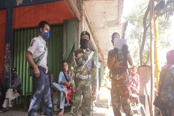 Tanpa Masker, Siapa Pun Tak Boleh Masuk Pasar di Temanggung