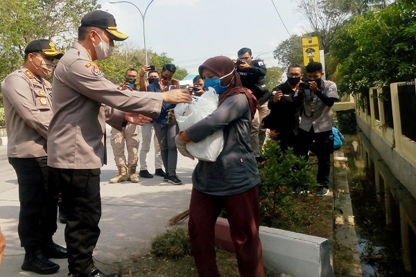 HUT Ke-74 Bhayangkara, Polda Jateng dan Polres Grobogan Bagikan Sembako, Siapa yang Mendapatkan?