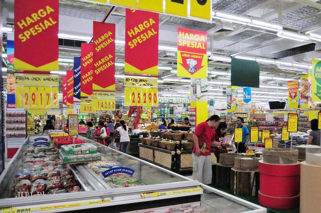 Pengunjung Positif Covid-19, Supermarket di Semarang Ditutup