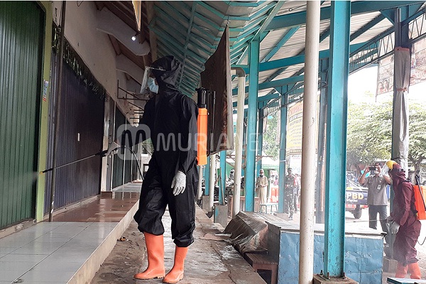 Tempat Usaha Pedagang Tak Bermasker di Pasar Gembong Pati Ditutup Paksa