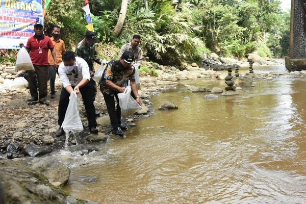 Stok Ikan di Sungai Menurun, Ini Cara Pemkab Wonosobo Mengatasinya…