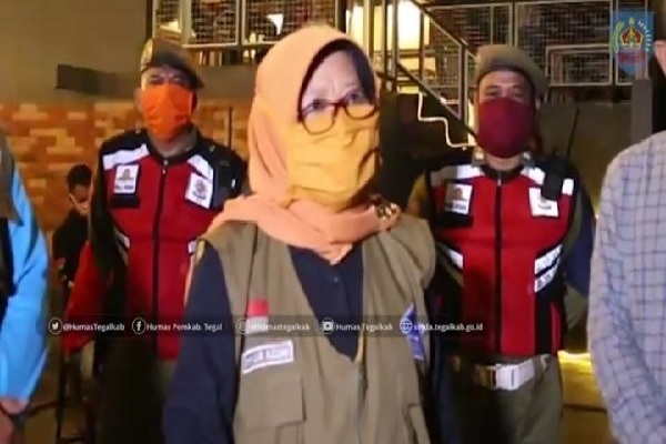 Begini Cara Bupati Tegal Bikin Pengunjung Kafe Patuh Protokol Kesehatan…