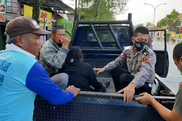 Pengendara Sepeda Meninggal Tertabrak Motor Saat Menyeberang di Grobogan