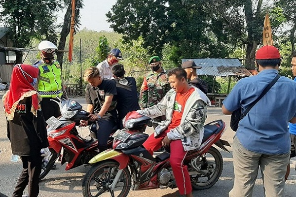 Polisi dan Tentara Gencar Razia Masker di Grobogan