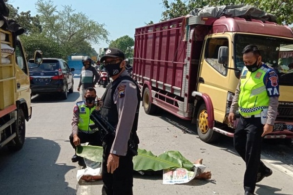 Bres! Motor Tertabrak Truk di Purwodadi-Blora, Pengendara Tewas