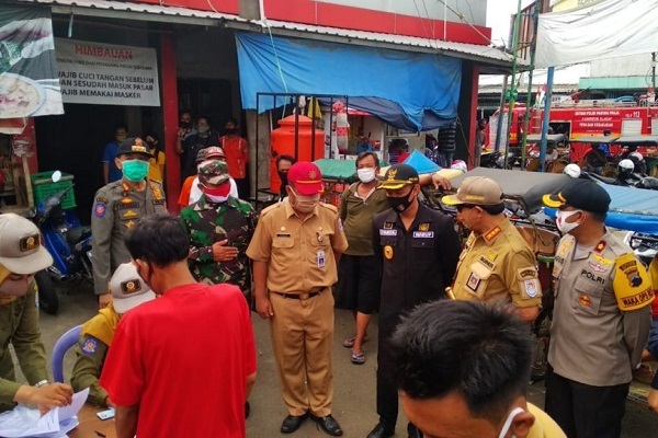 Operasi Sisir Pasar Jaring Ratusan Warga Cilacap Tanpa Masker