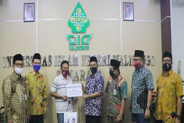 UIN Walisongo Semarang Salurkan Zakat Mal untuk UKT Mahasiswa