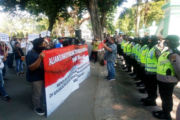 Menolak KAMI, Puluhan Orang Demo di DPRD Grobogan