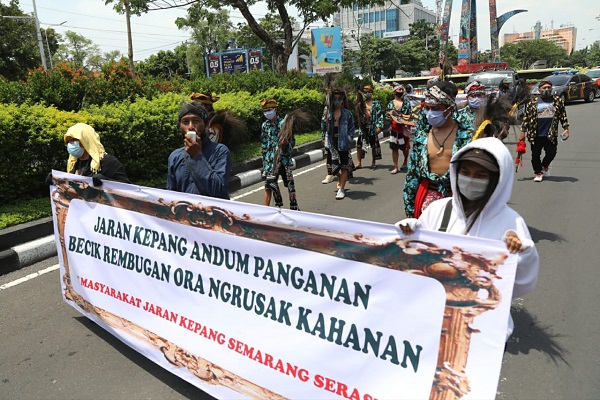 Tolak Demo Anarkistis, Seniman Jaran Kepang Aksi Damai di Semarang