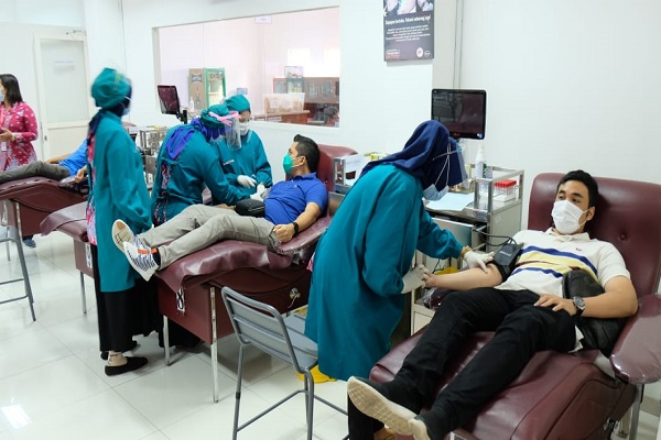 Inspiratif! 30 Pegawai Pertamina JBT Donorkan Plasma Darah untuk Pasien Covid-19