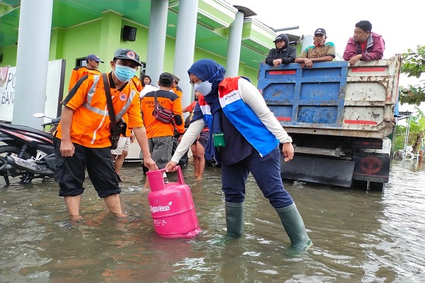 Banjir di Jateng, Pertamina Bagikan 350 Tabung Bright Gas