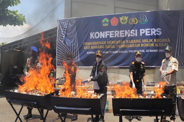 Bea Cukai Jateng DIY Musnahkan Rokok Ilegal Senilai Rp21,85 Miliar