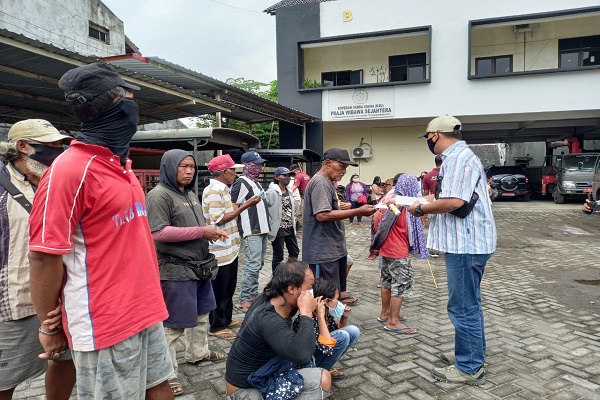 Operasi Siang Hari, Satpol PP Semarang Ciduk 8 PSK di Kota Lama