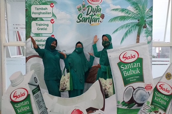 Sasa Ajak Ibu-Ibu Tembalang Semarang Jadi Duta Santan & Raih Kesempatan Umrah Gratis