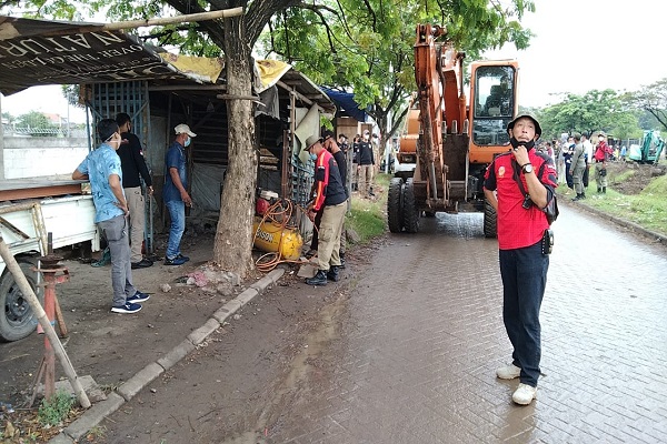 Tempati Lahan MAJT, 14 Bangunan Milik Pedagang Dirobohkan