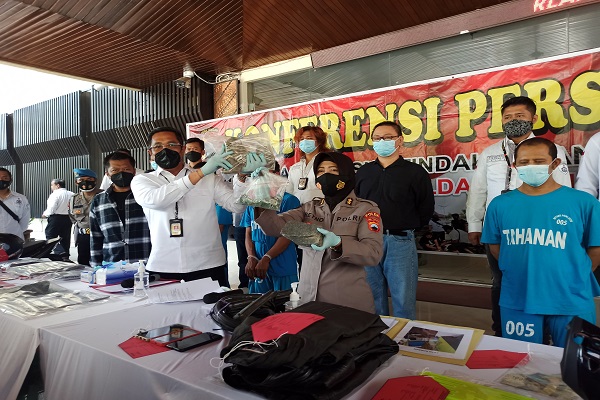 Meresahkan! Polisi Tembak Pelaku Pelemparan Kaca Truk di Semarang Raya