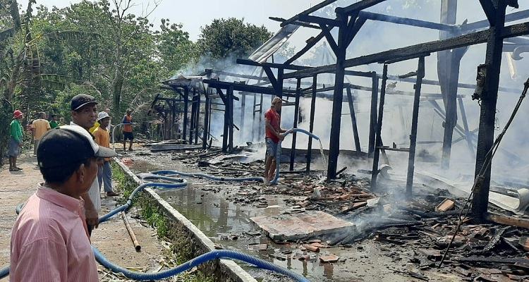Rumah Kayu Di Grobogan Ludes Terbakar, Kerugian Rp300 juta