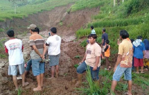 Tanah Bergerak Ancam Empat Rumah Warga di Trenggalek