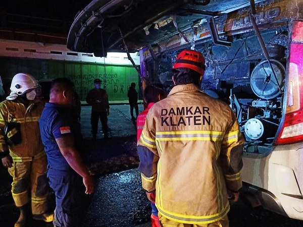 Bus Eka Terbakar di Jalan Solo-Jogja, Bikin Panik