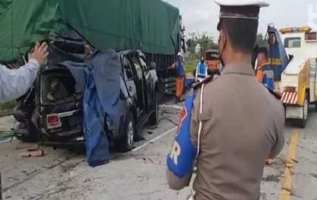 Kecelakaan Beruntun di Tol Ngawi, Satu Penumpang Fortuner Meninggal
